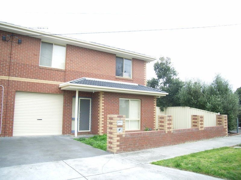 1/11 Mackey Street, Lalor VIC 3075