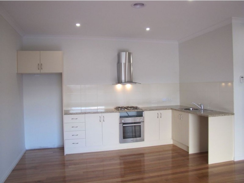 2/48 Lamour Avenue, South Morang VIC 3752