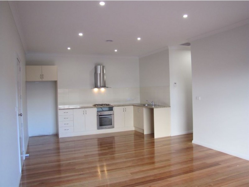 2/48 Lamour Avenue, South Morang VIC 3752