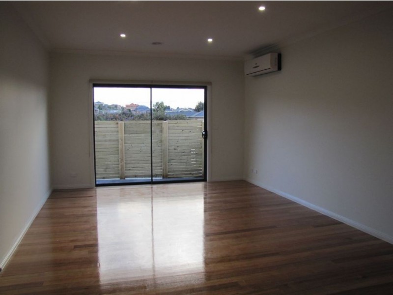 2/48 Lamour Avenue, South Morang VIC 3752