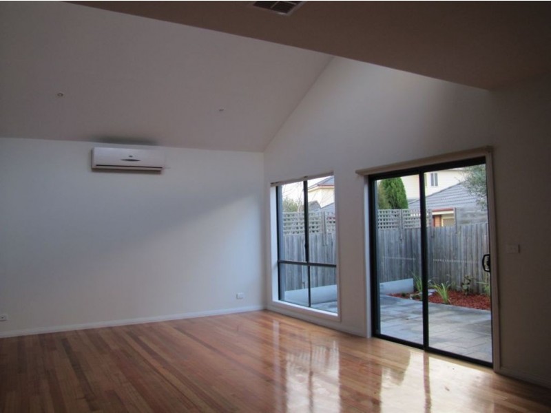 2/48 Lamour Avenue, South Morang VIC 3752