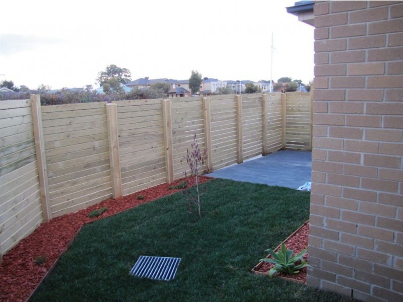 2/48 Lamour Avenue, South Morang VIC 3752