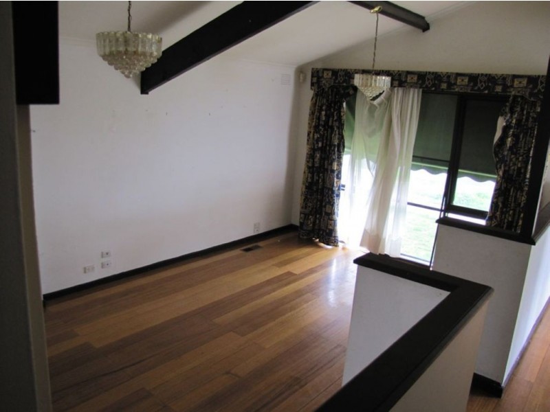 1 Brownlow Crescent, Epping VIC 3076