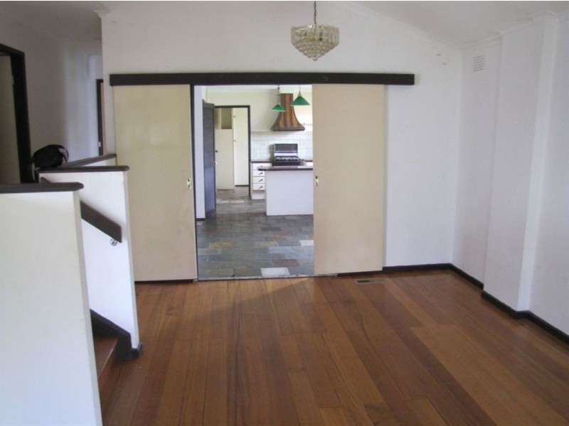 1 Brownlow Crescent, Epping VIC 3076