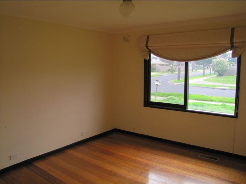 1 Brownlow Crescent, Epping VIC 3076