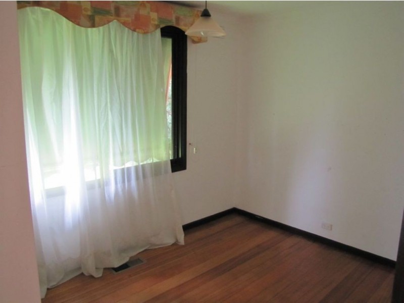 1 Brownlow Crescent, Epping VIC 3076