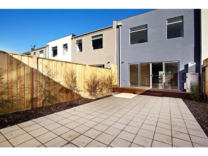 12/8 Moresby Court, Craigieburn VIC 3064