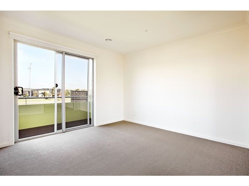 2/8 Moresby Court, Craigieburn VIC 3064