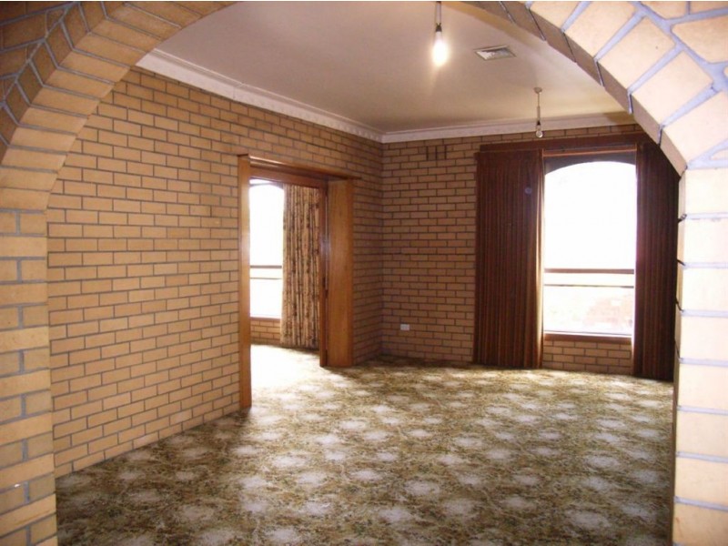 67 Huskisson Avenue, Lalor VIC 3075