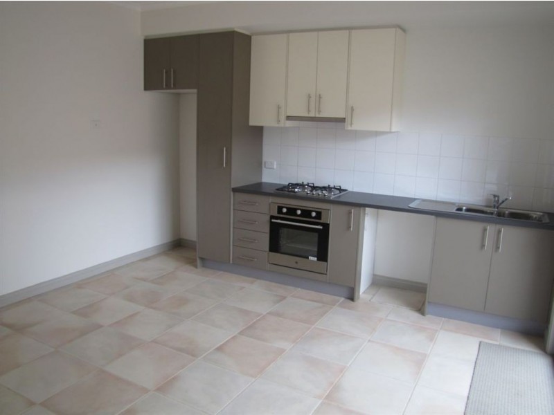 2/58-60 Memorial Avenue, Epping VIC 3076