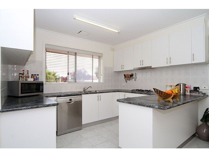 5 Oxford Drive, Thomastown VIC 3074