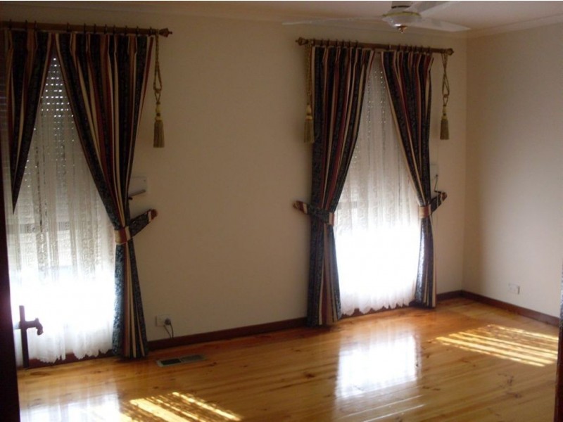 9 Calwell Court, Mill Park VIC 3082