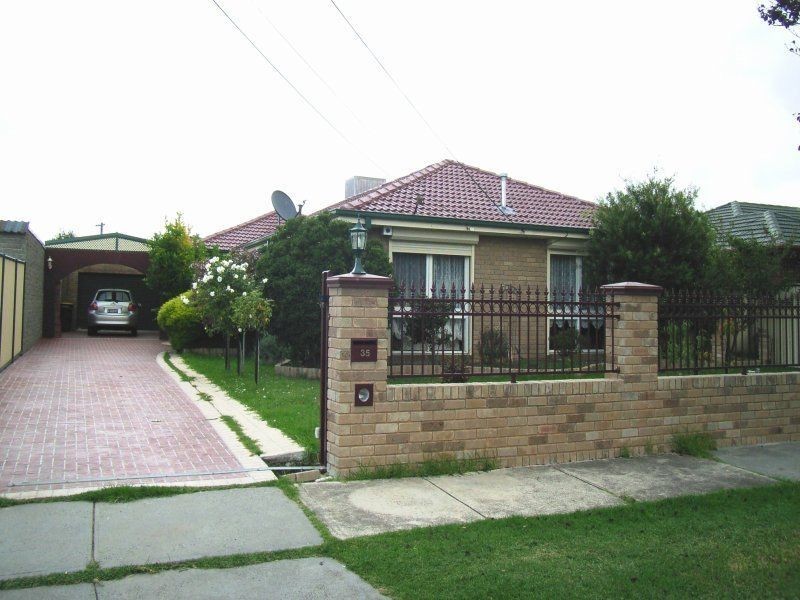 35 Pinetree Crescent, Lalor VIC 3075