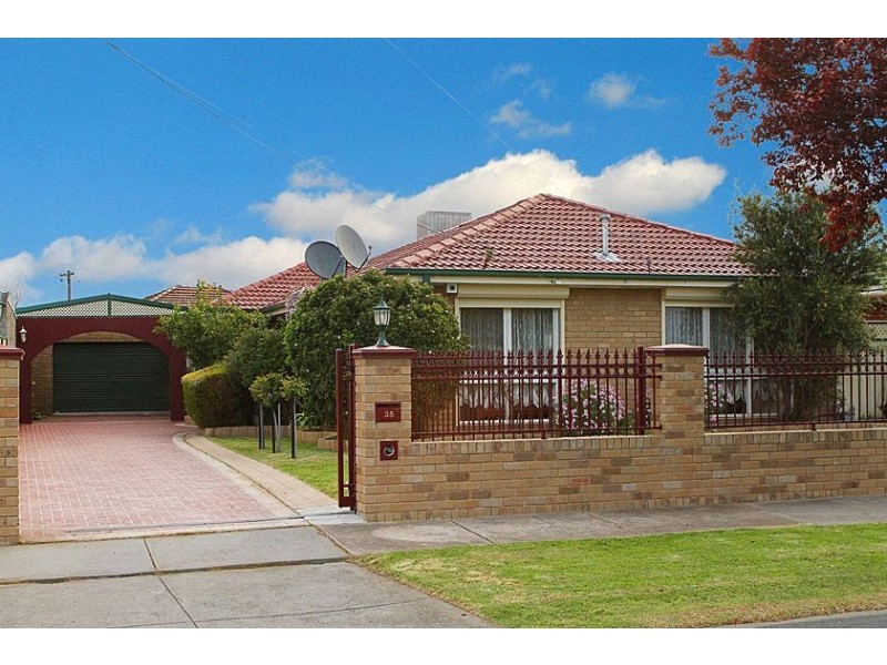 35 Pinetree Crescent, Lalor VIC 3075