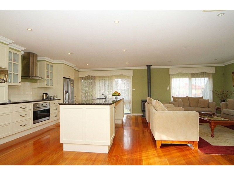 35 Pinetree Crescent, Lalor VIC 3075