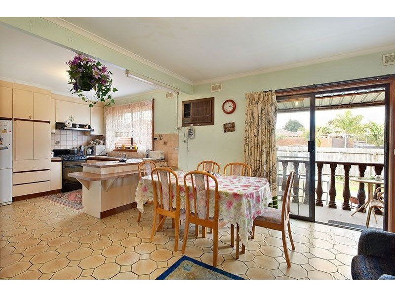 18 Wirraway Crescent, Thomastown VIC 3074