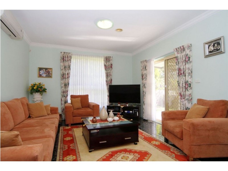 37 Ester Drive, Mill Park VIC 3082
