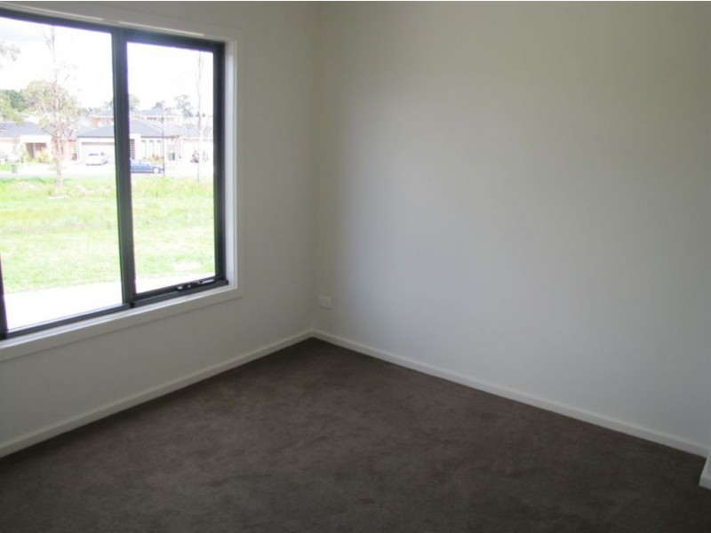 1/27 Glenorchy Way, South Morang VIC 3752