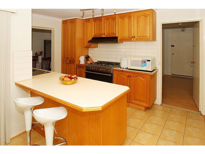 10 Chisholm Court, Mill Park VIC 3082