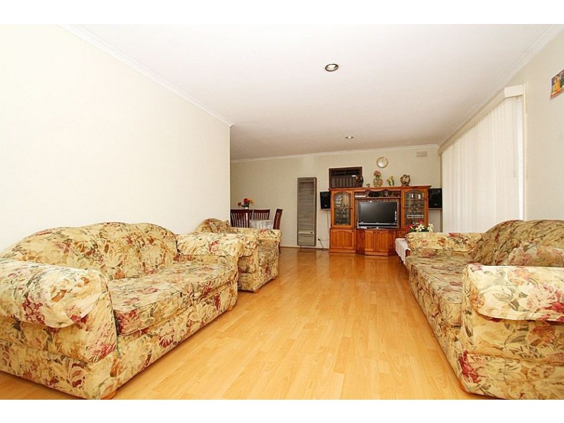 10 Chisholm Court, Mill Park VIC 3082