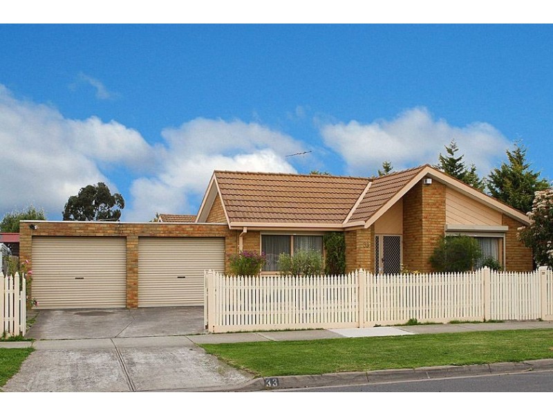 33 Newlyn Drive, Craigieburn VIC 3064