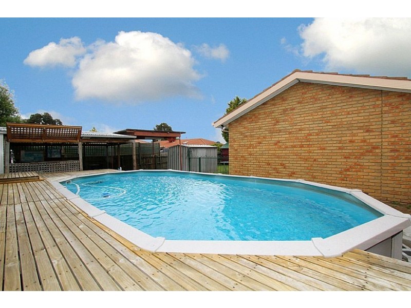 33 Newlyn Drive, Craigieburn VIC 3064
