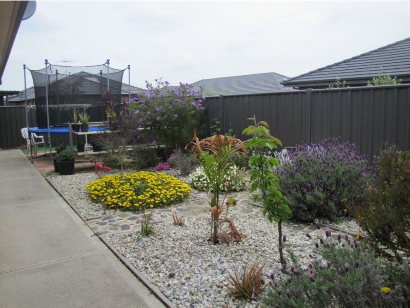 27 Callaway Crescent, Mernda VIC 3754