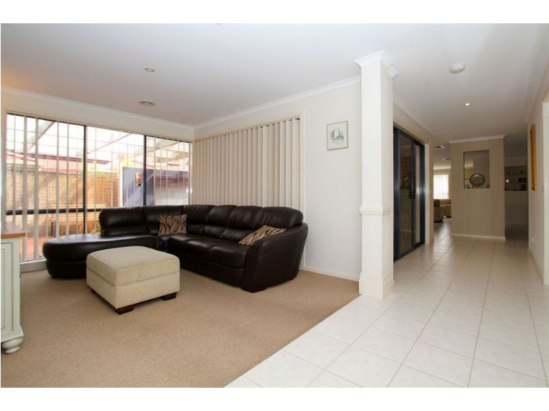 14 Sandpiper Way, South Morang VIC 3752