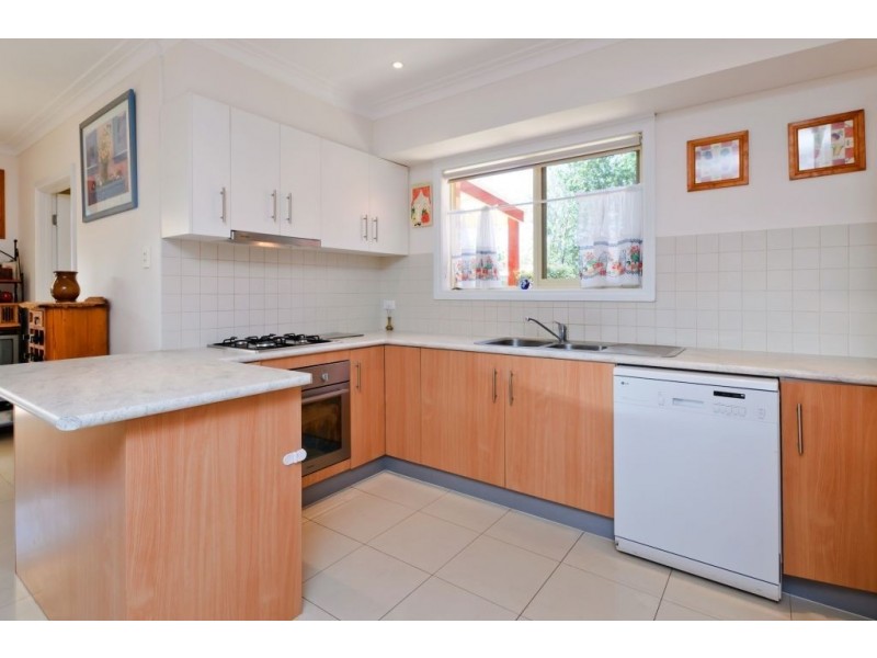 4 St Rafael Place, Whittlesea VIC 3757
