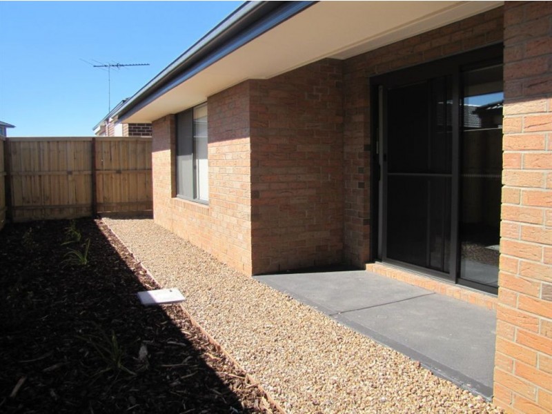 76 Mosaic Drive, Lalor VIC 3075