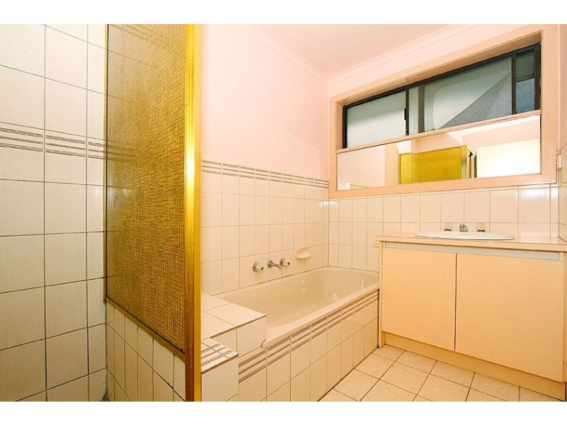 4 Glenfield Court, Lalor VIC 3075