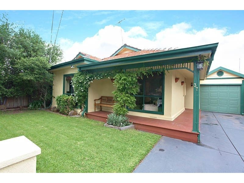 37 Lloyd Avenue, Reservoir VIC 3073