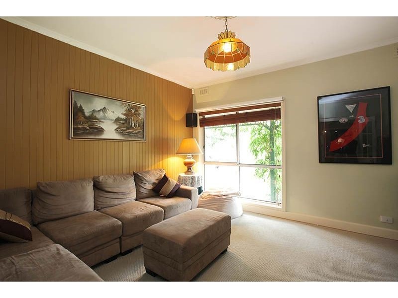 37 Lloyd Avenue, Reservoir VIC 3073