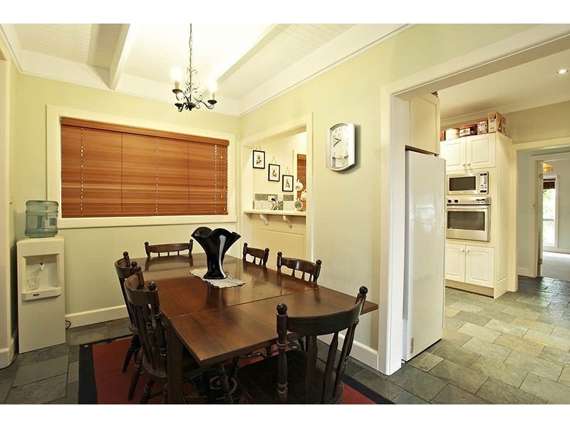 37 Lloyd Avenue, Reservoir VIC 3073