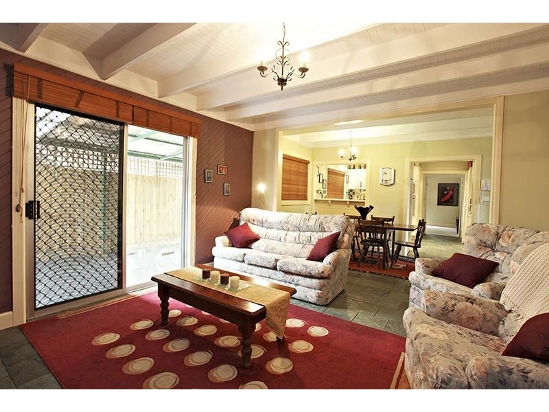 37 Lloyd Avenue, Reservoir VIC 3073