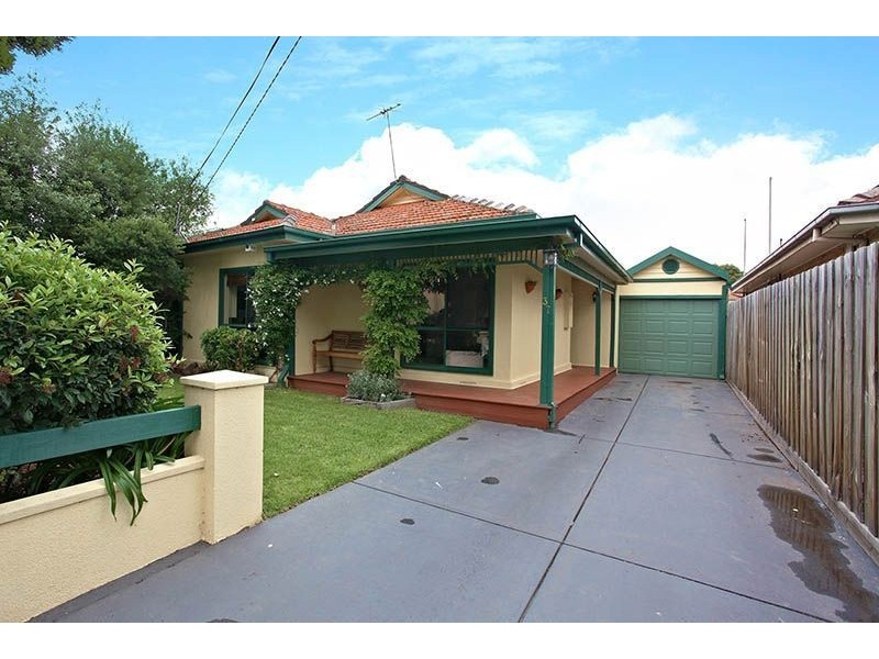 37 Lloyd Avenue, Reservoir VIC 3073