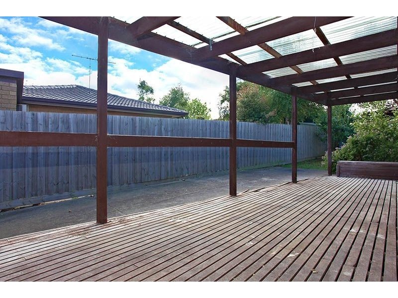 10 Cuthbert Drive, Mill Park VIC 3082