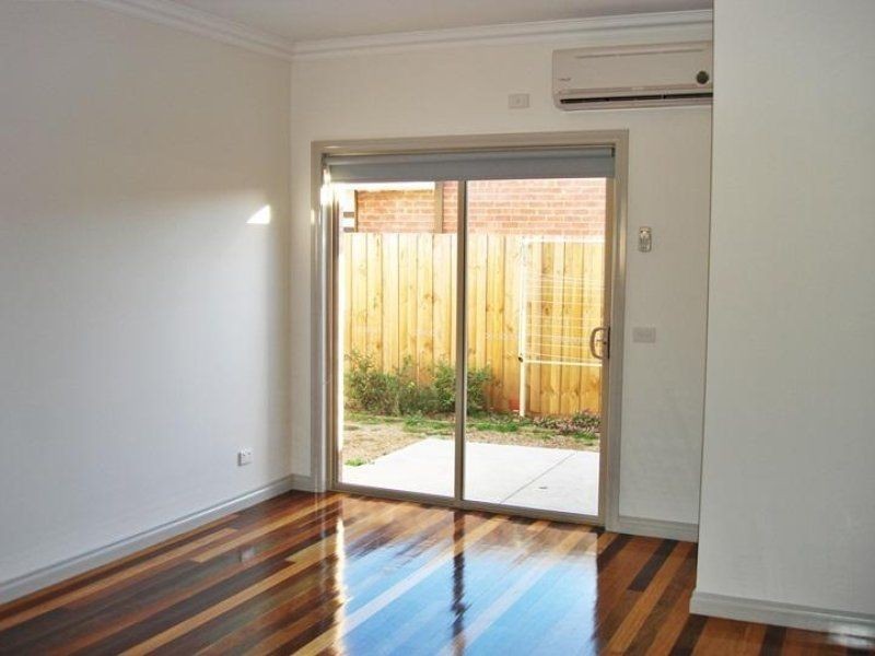 2/6 Jinghi Road, Reservoir VIC 3073