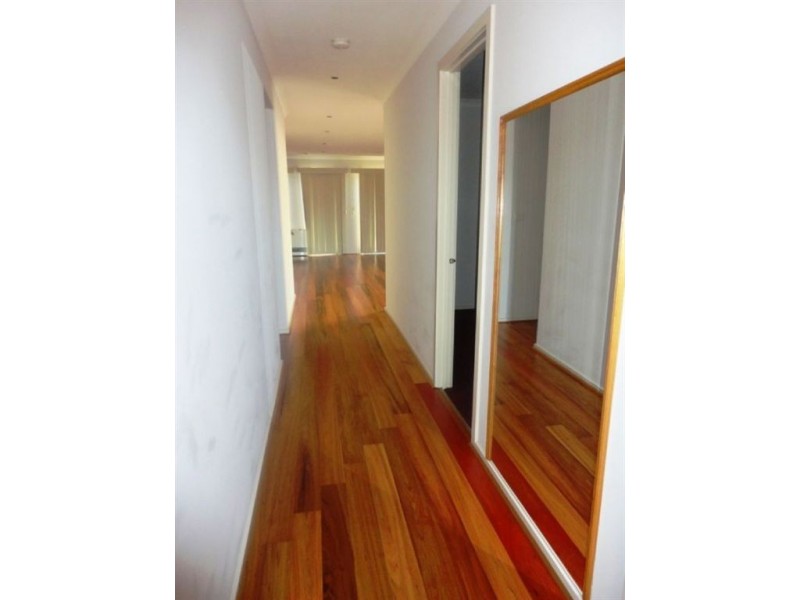 5 Bowman Glen, Craigieburn VIC 3064