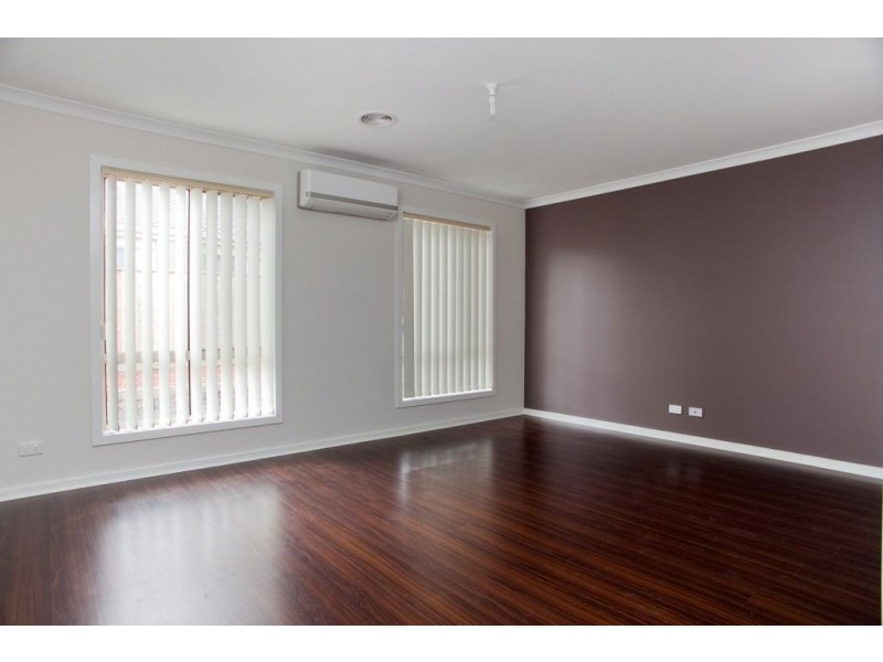 563 The Lakes Boulevard, South Morang VIC 3752