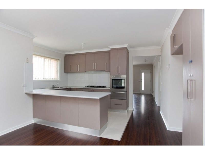 563 The Lakes Boulevard, South Morang VIC 3752