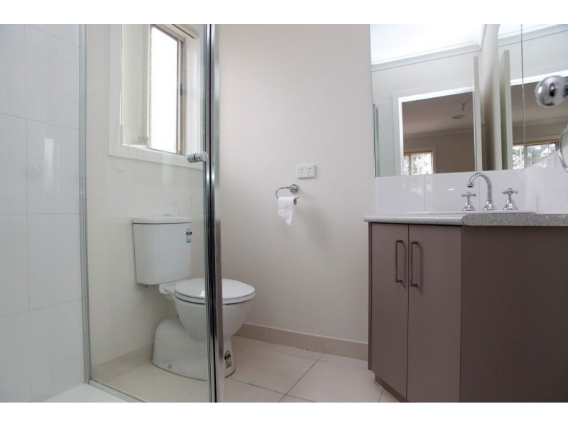 563 The Lakes Boulevard, South Morang VIC 3752