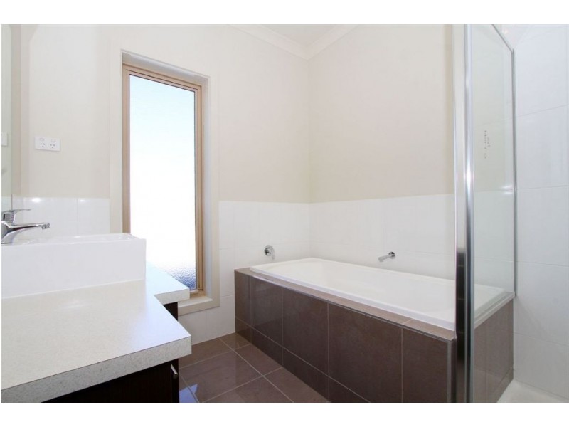 19 Gunther Way, Wollert VIC 3750