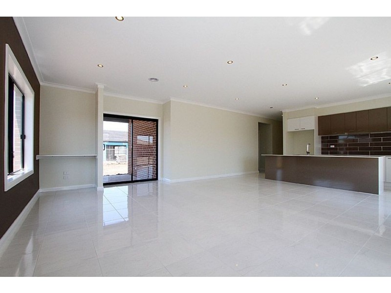 8 Creswick Drive, Epping VIC 3076