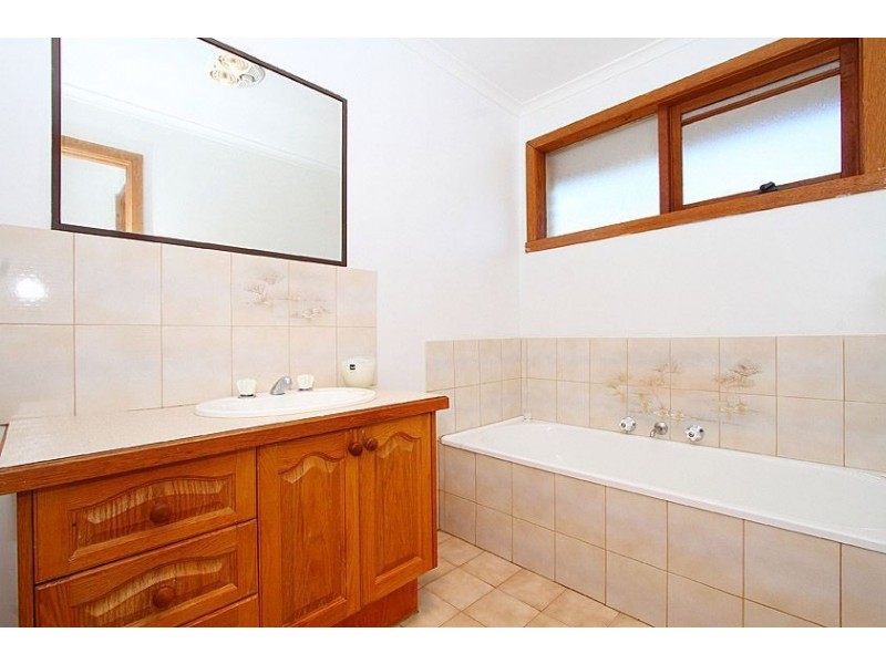 82 Moorhead Drive, Mill Park VIC 3082