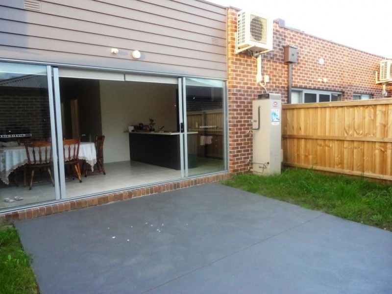 8 Carney Street, Lalor VIC 3075