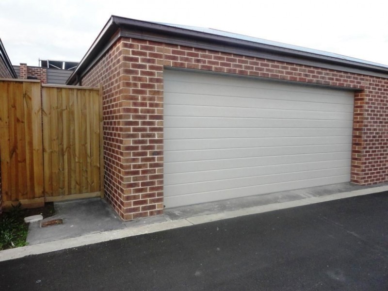 8 Carney Street, Lalor VIC 3075