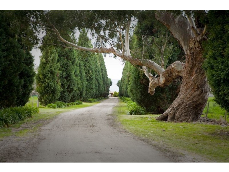 1725 Donnybrook Road, Woodstock VIC 3751