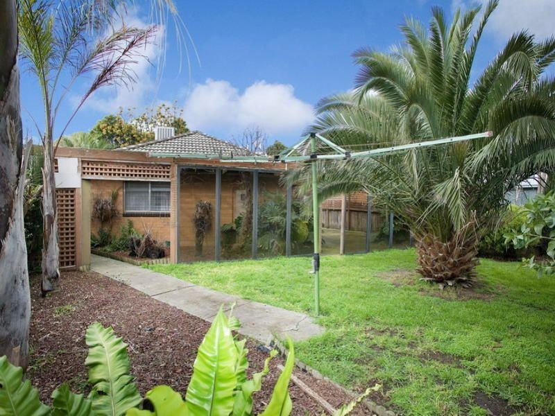 13 Lantana Ave, Thomastown VIC 3074