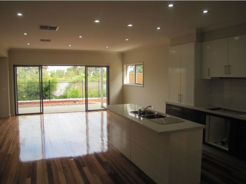 33 Shearwater Place, Mernda VIC 3754